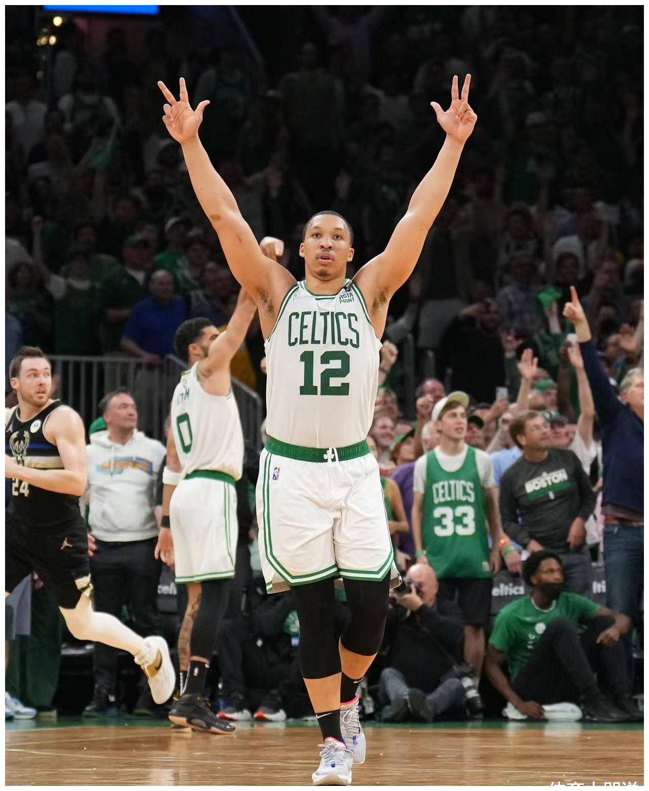 关于Ning回归赛场，赛况扑朔迷离首场状态亮眼，雄鹿观众沸腾！的信息