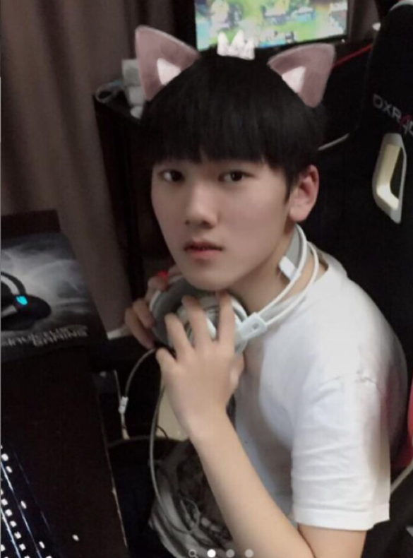 开云-关于JackeyLove回归赛场，赛况扑朔迷离首场状态亮眼，IG观众沸腾！的信息